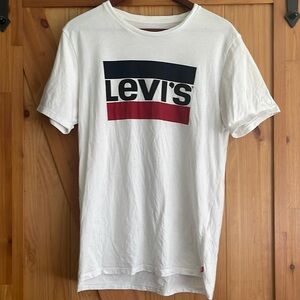 Levi’s Graphic Shirt